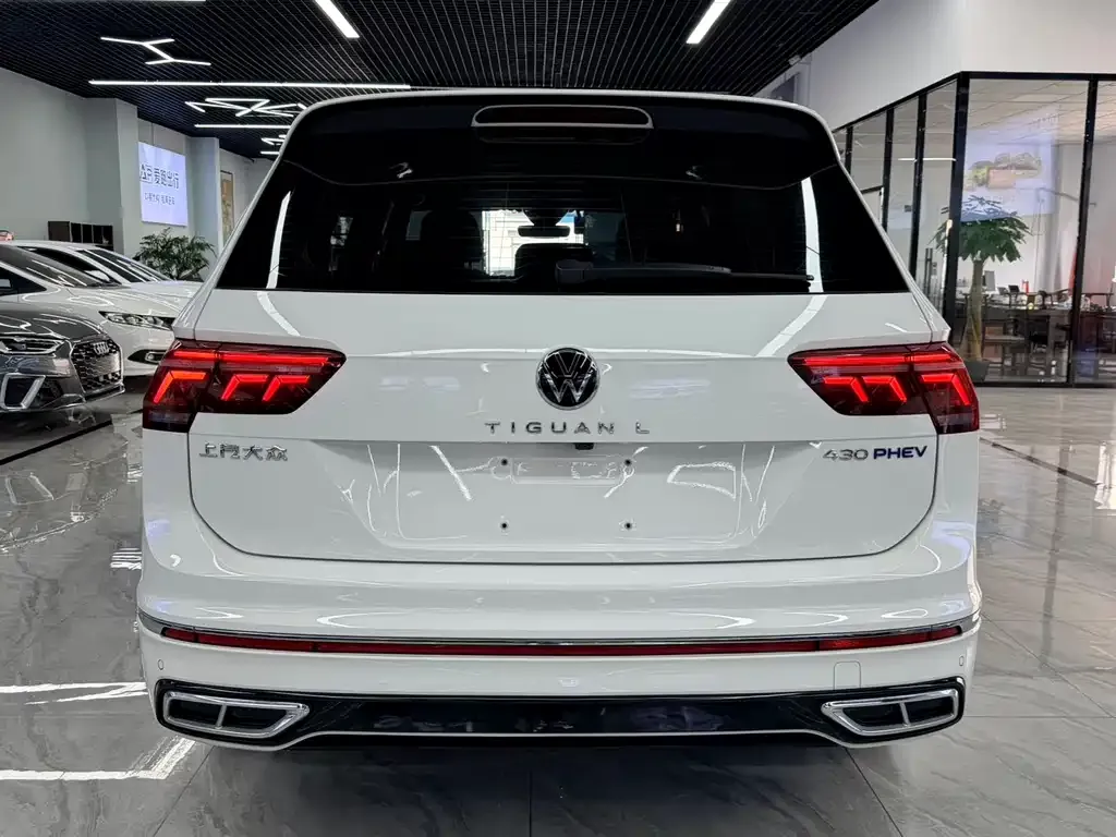 Volkswagen Tiguan L PHEV — фото 8