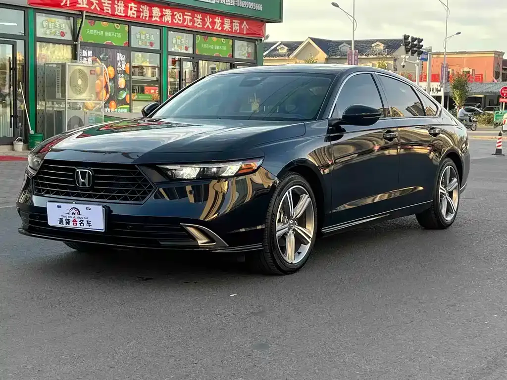 Honda Accord — фото 1