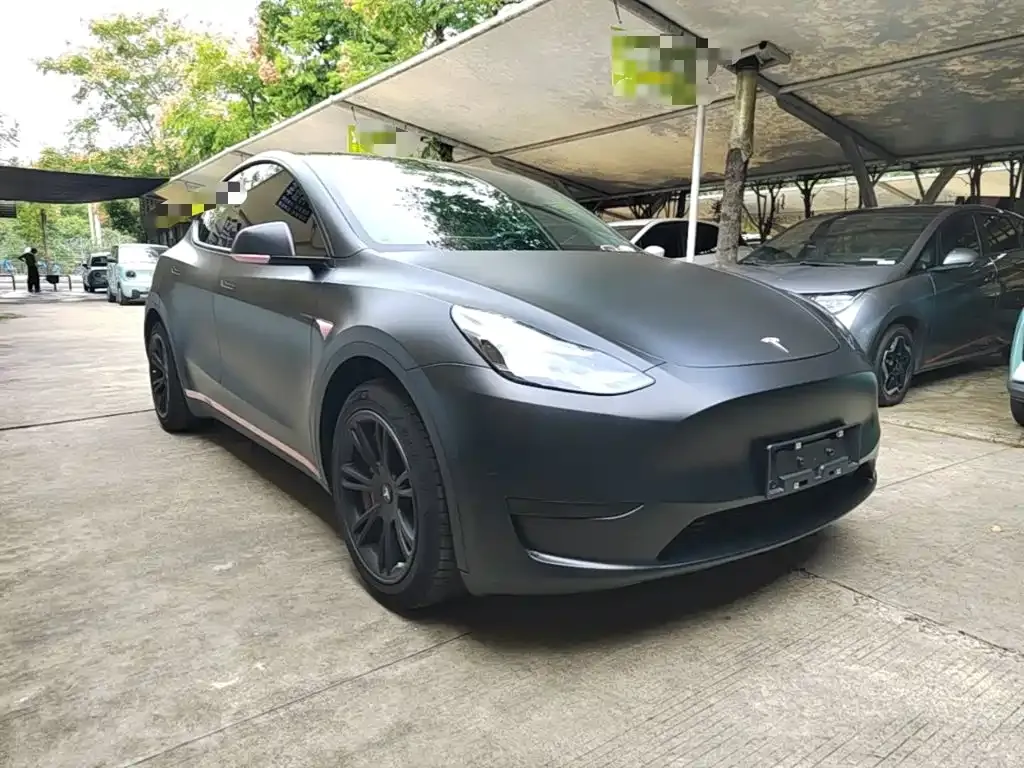 Tesla Model Y — фото 10
