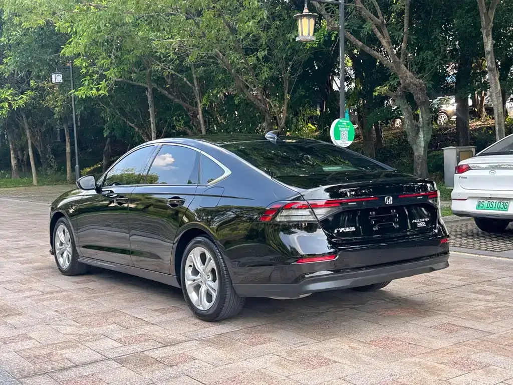 Honda Accord — фото 6