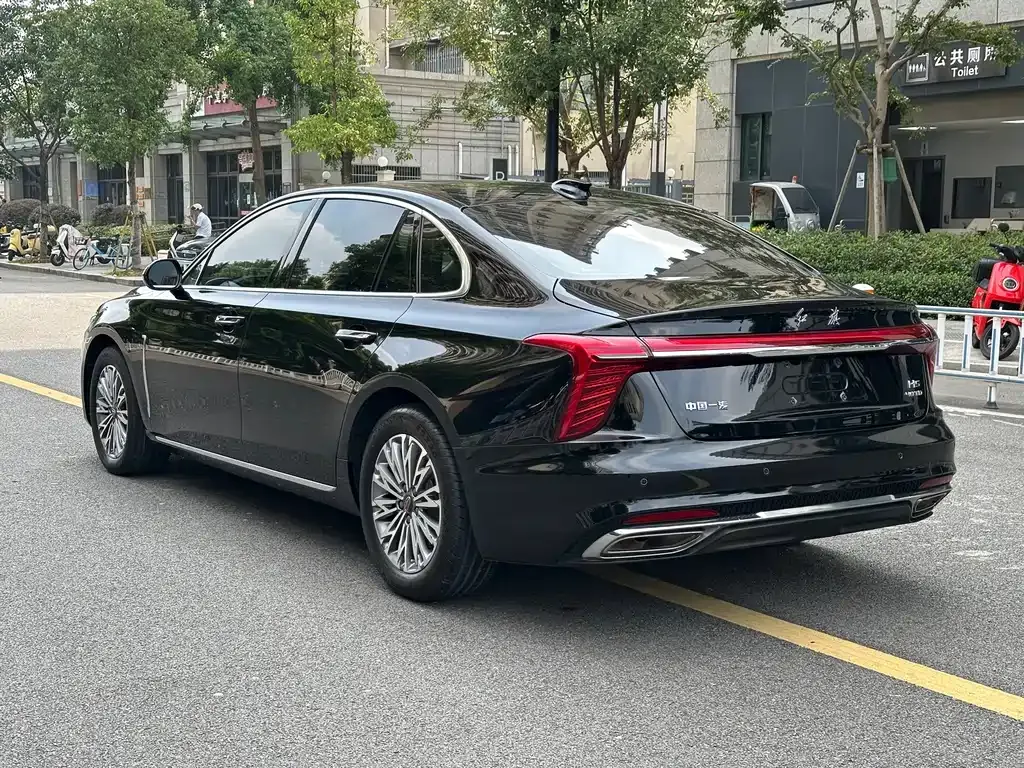 Hongqi H5 — фото 9