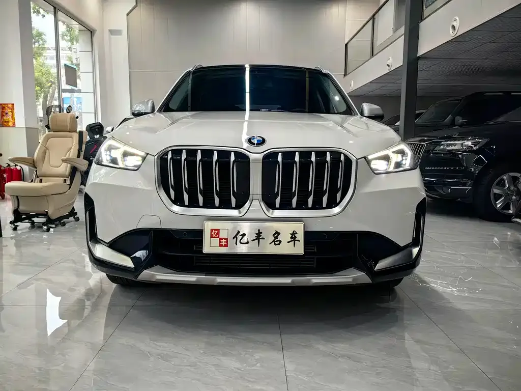 BMW X1 — фото 9