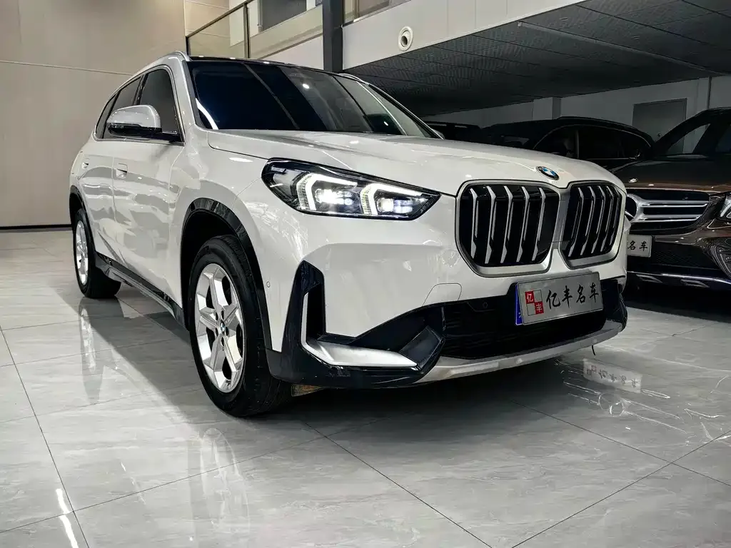 BMW X1 — фото 8