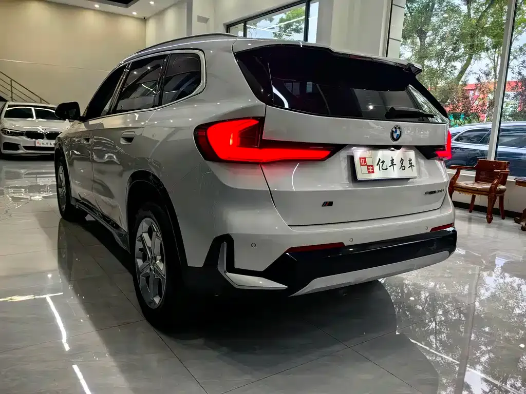 BMW X1 — фото 7