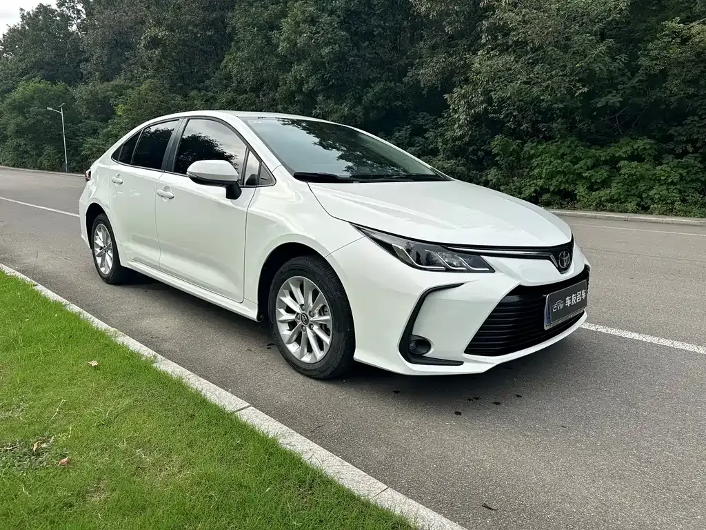 Toyota Corolla — фото 6