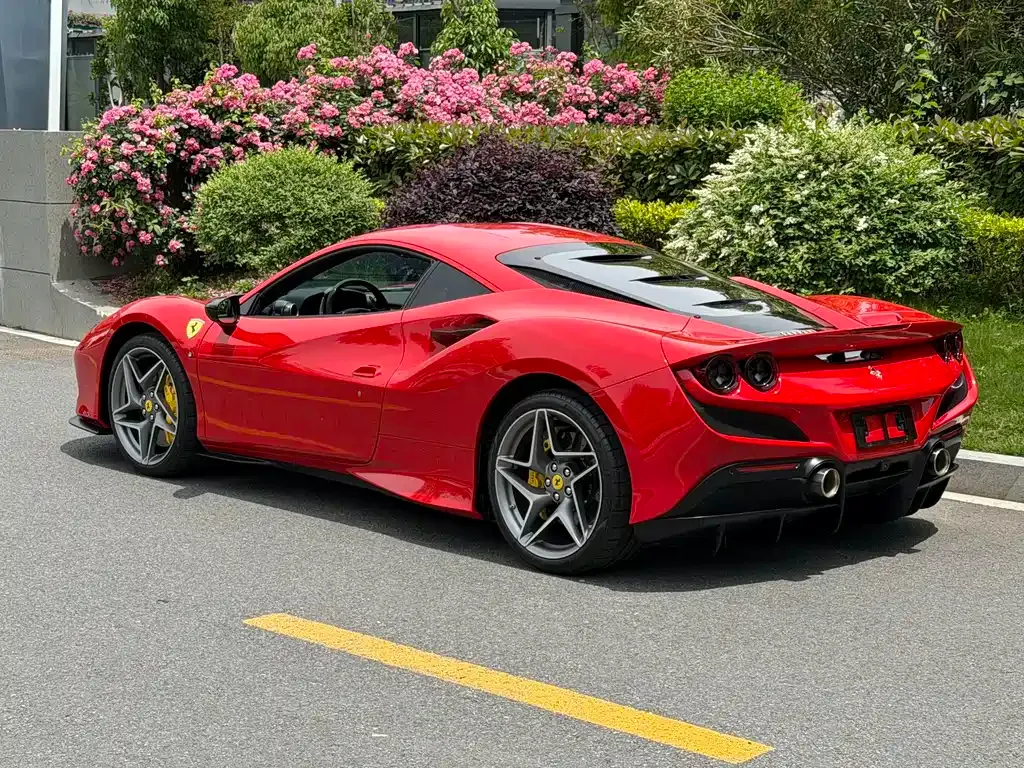 Ferrari F8 — фото 9