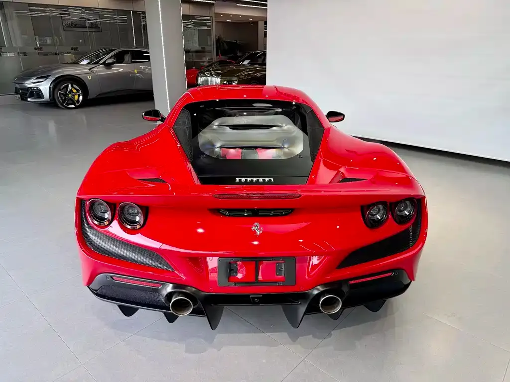 Ferrari F8 — фото 5