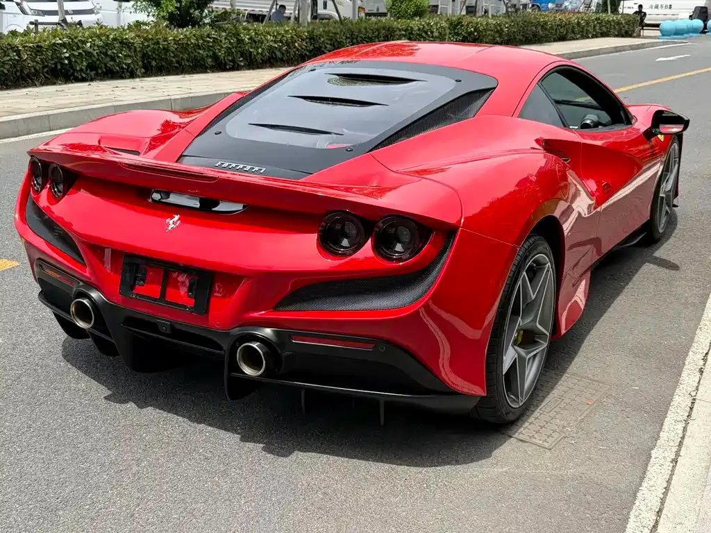 Ferrari F8 — фото 8