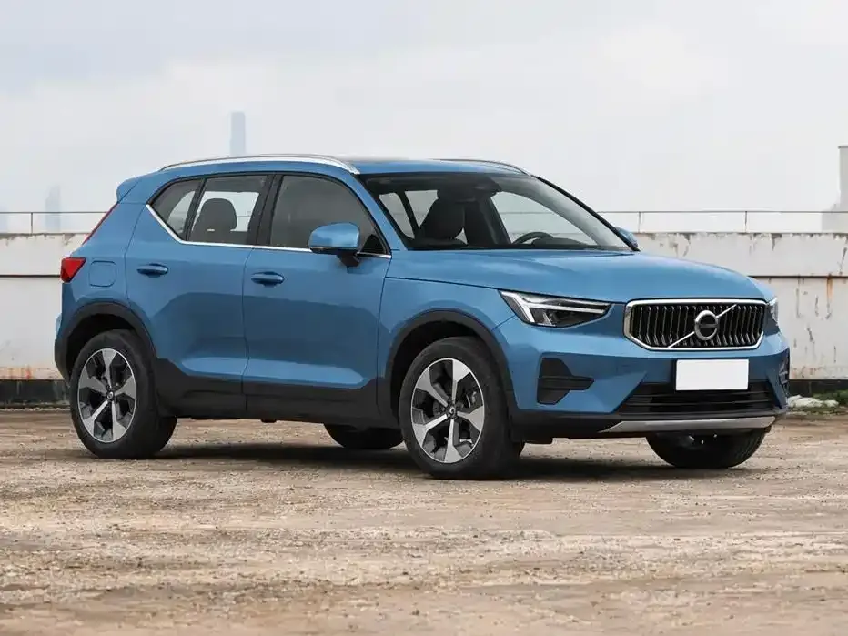 Volvo XC40 — фото 4