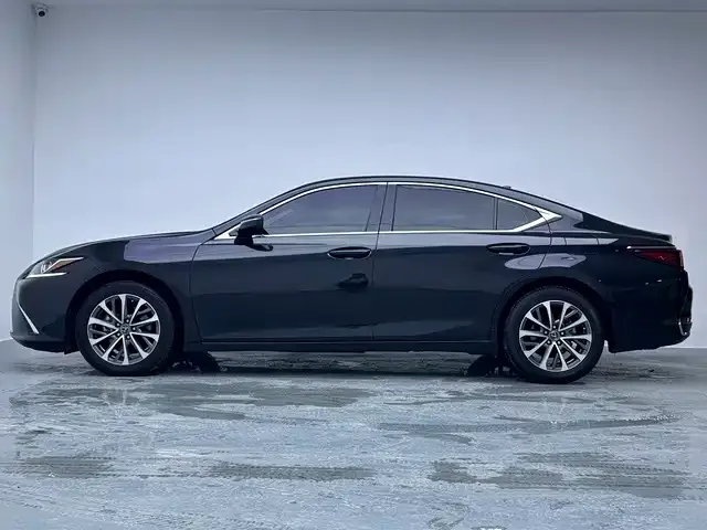 Lexus ES — фото 9