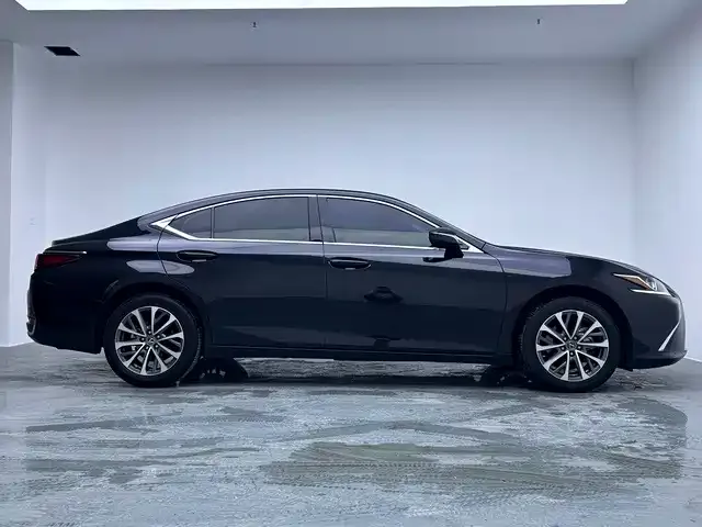Lexus ES — фото 8