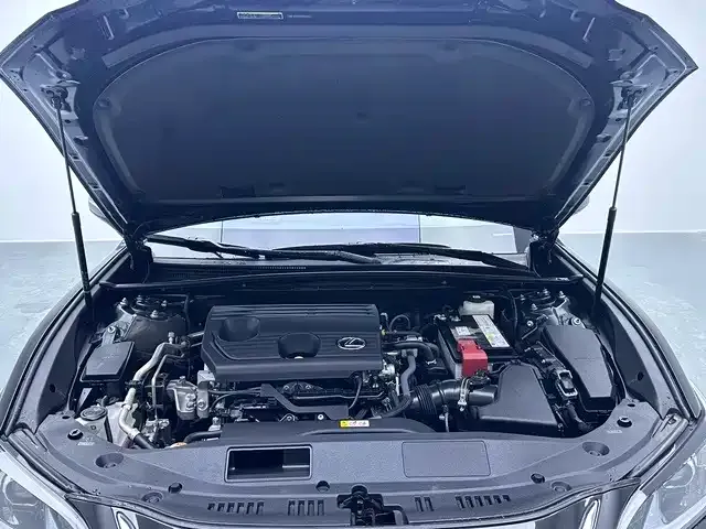 Lexus ES — фото 10