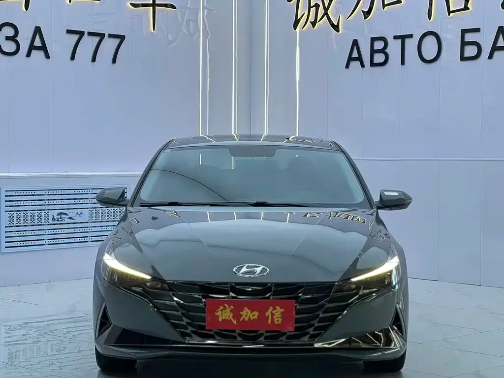 Hyundai Elantra — фото 3