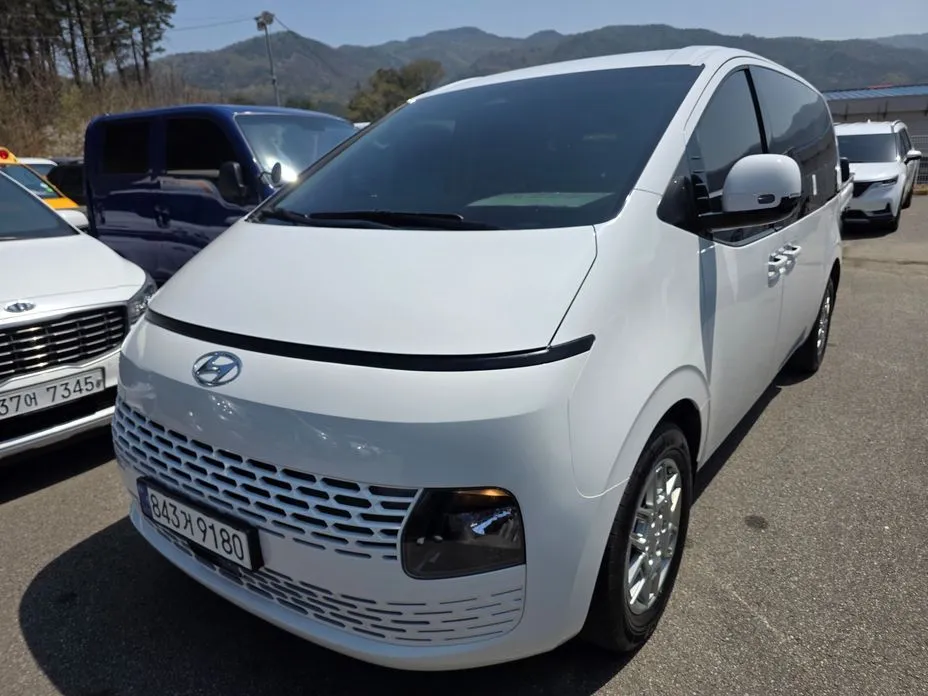 Hyundai Staria — фото 1