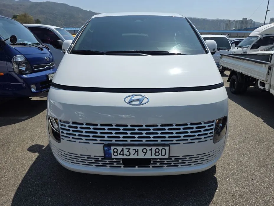 Hyundai Staria — фото 3