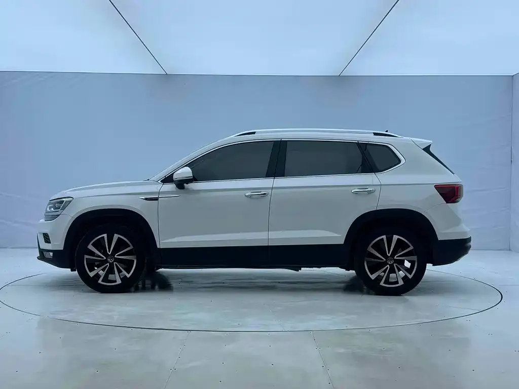 Volkswagen Tharu — фото 2