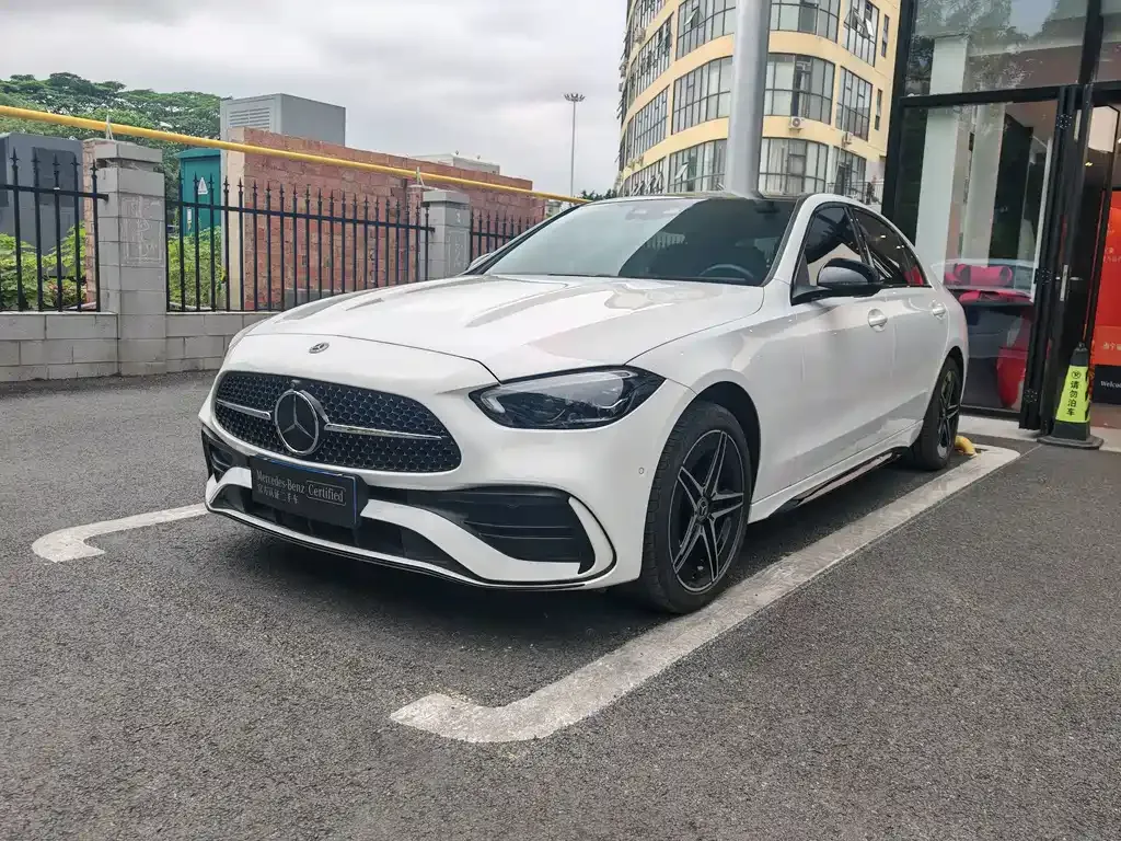 Mercedes-Benz C-Class — фото 1