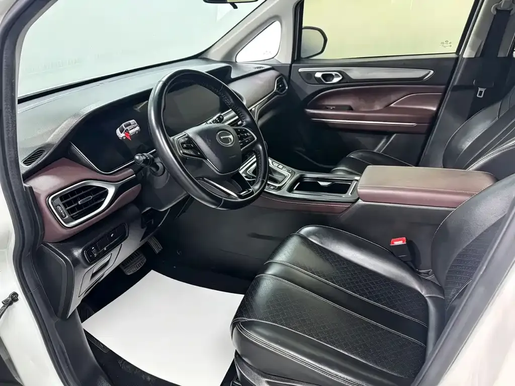 GAC Motor Trumpchi M6 — фото 10