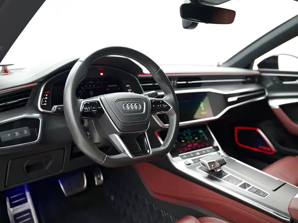 Audi A7L — фото 10