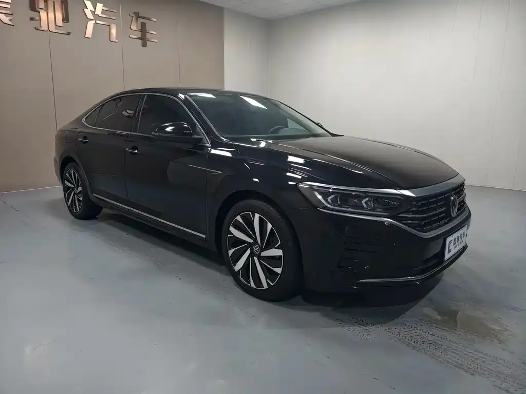 Volkswagen Passat — фото 7