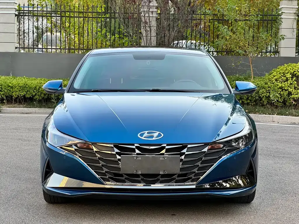 Hyundai Elantra — фото 5