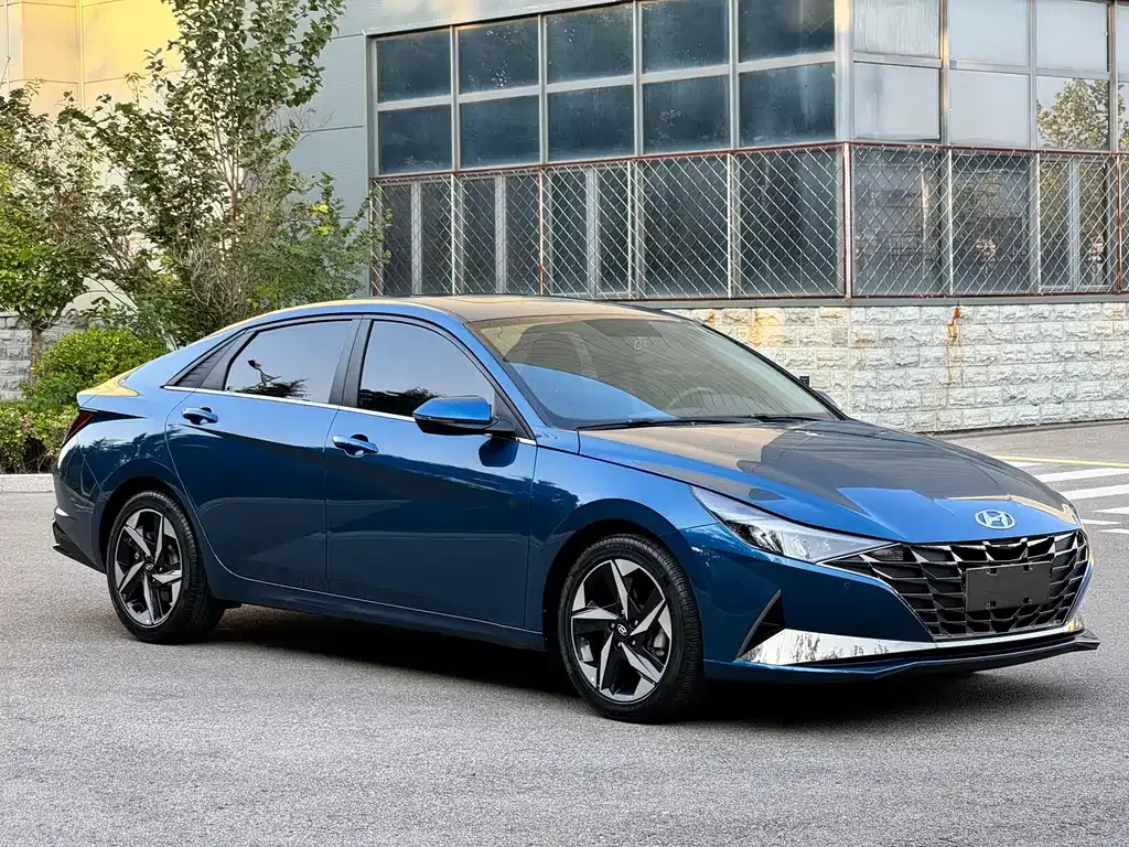 Hyundai Elantra — фото 7