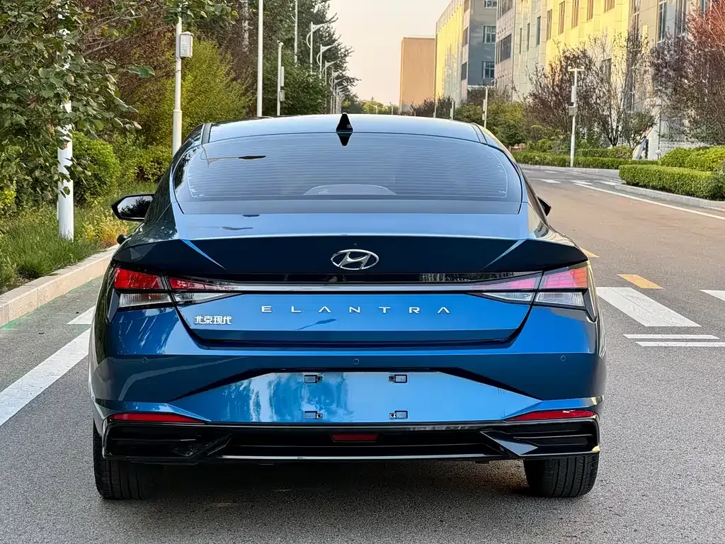 Hyundai Elantra — фото 8