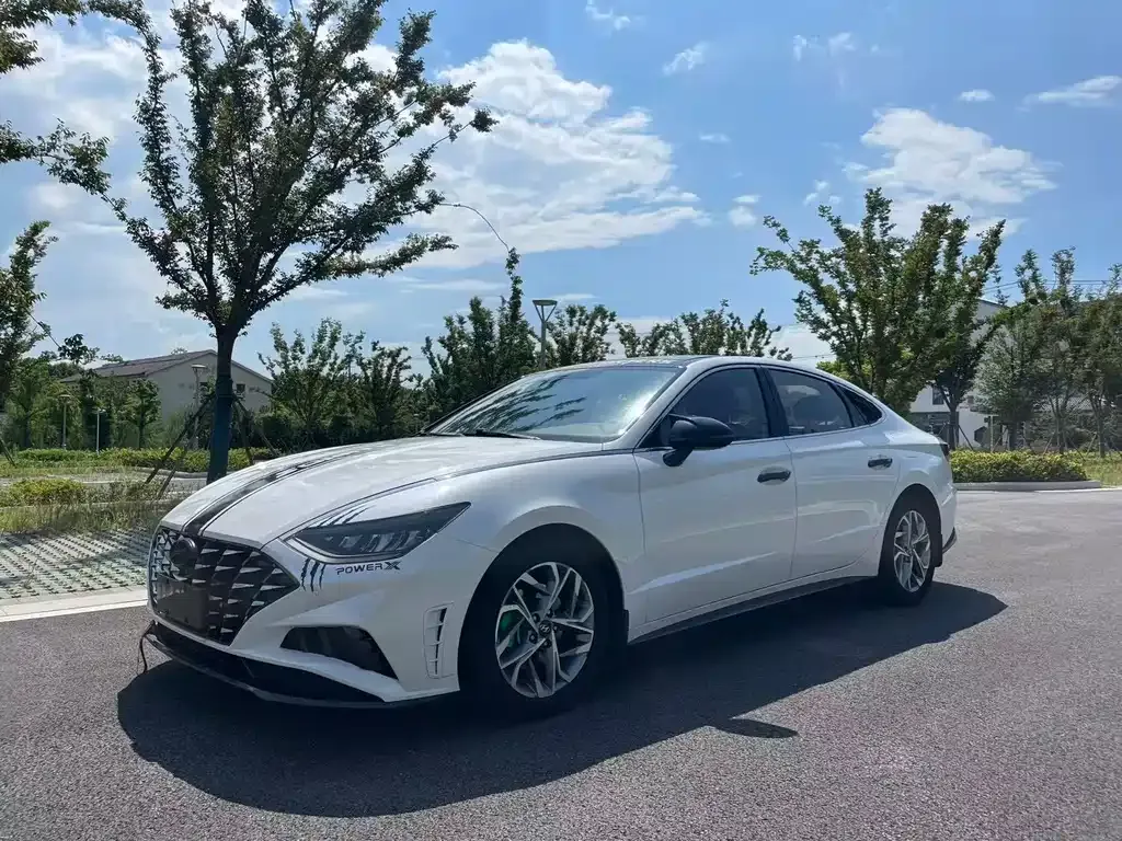 Hyundai Sonata — фото 1