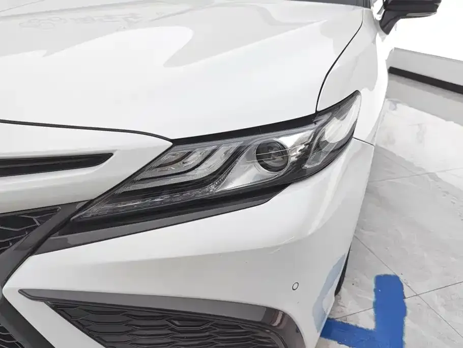 Toyota Camry — фото 6