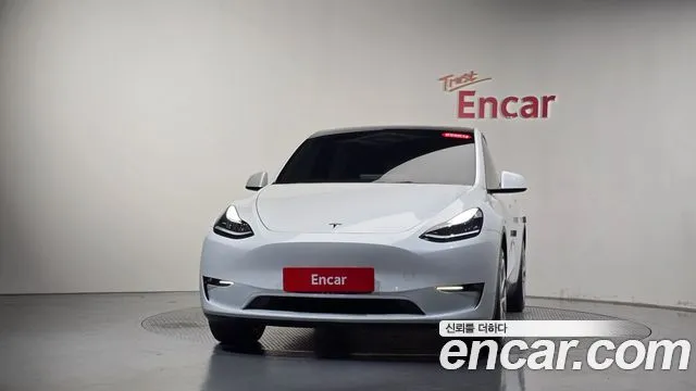 Tesla Model Y — фото 6