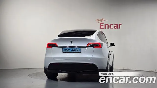 Tesla Model Y — фото 5