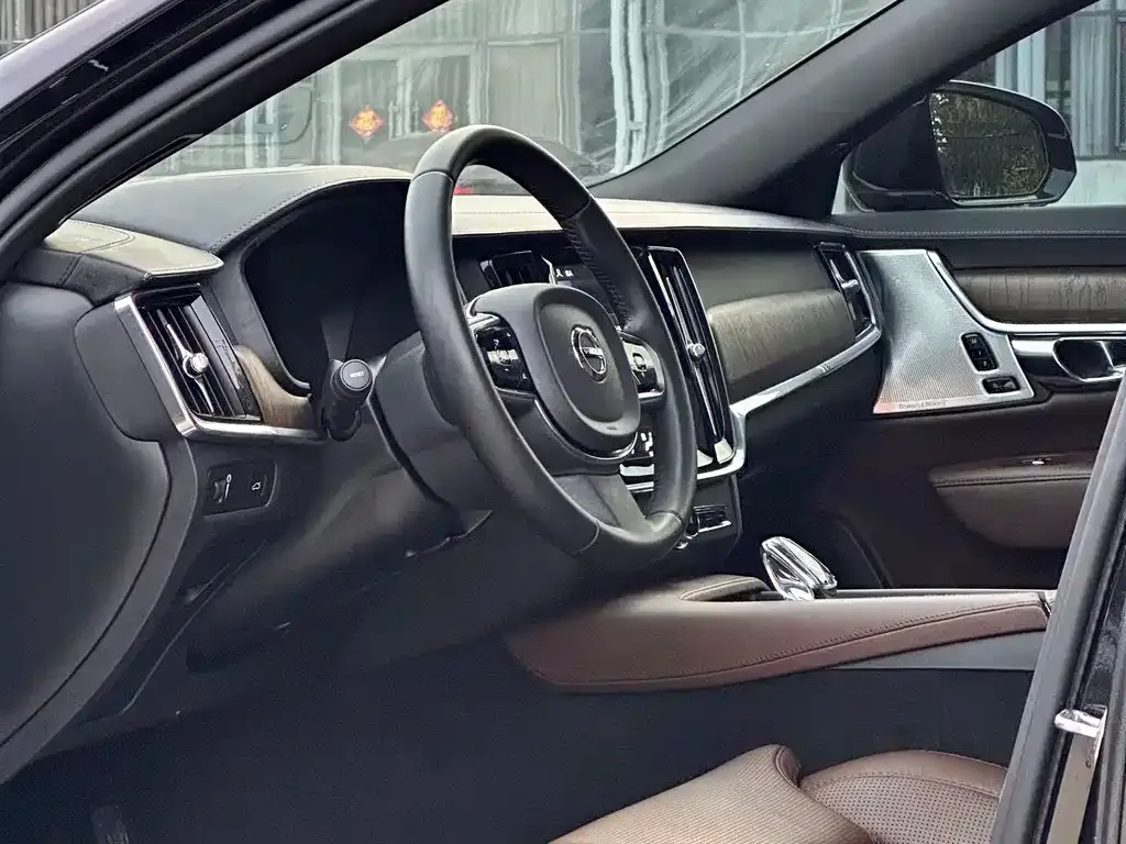 Volvo S90 — фото 8