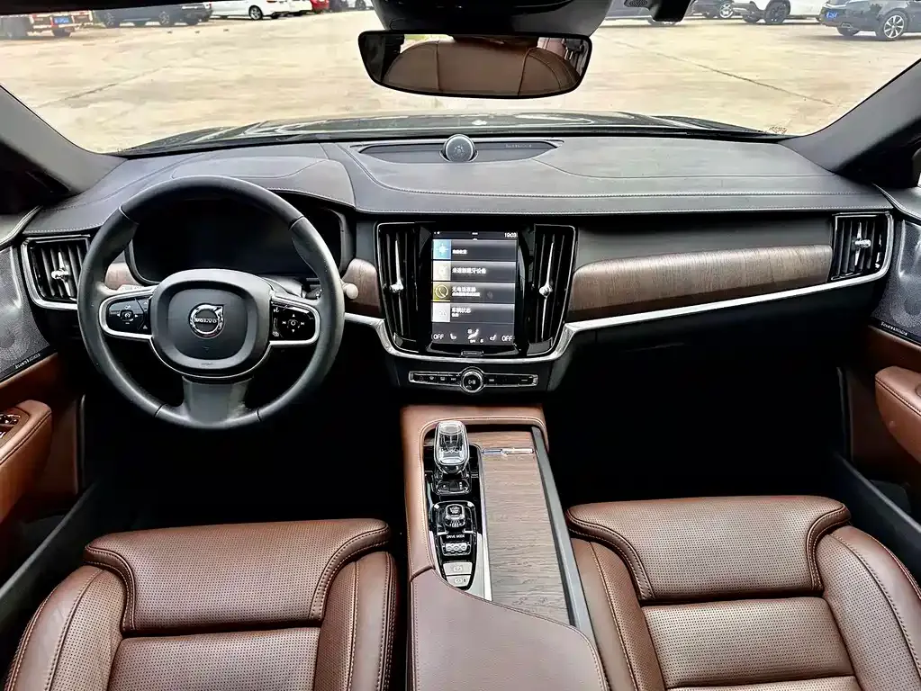 Volvo S90 — фото 2