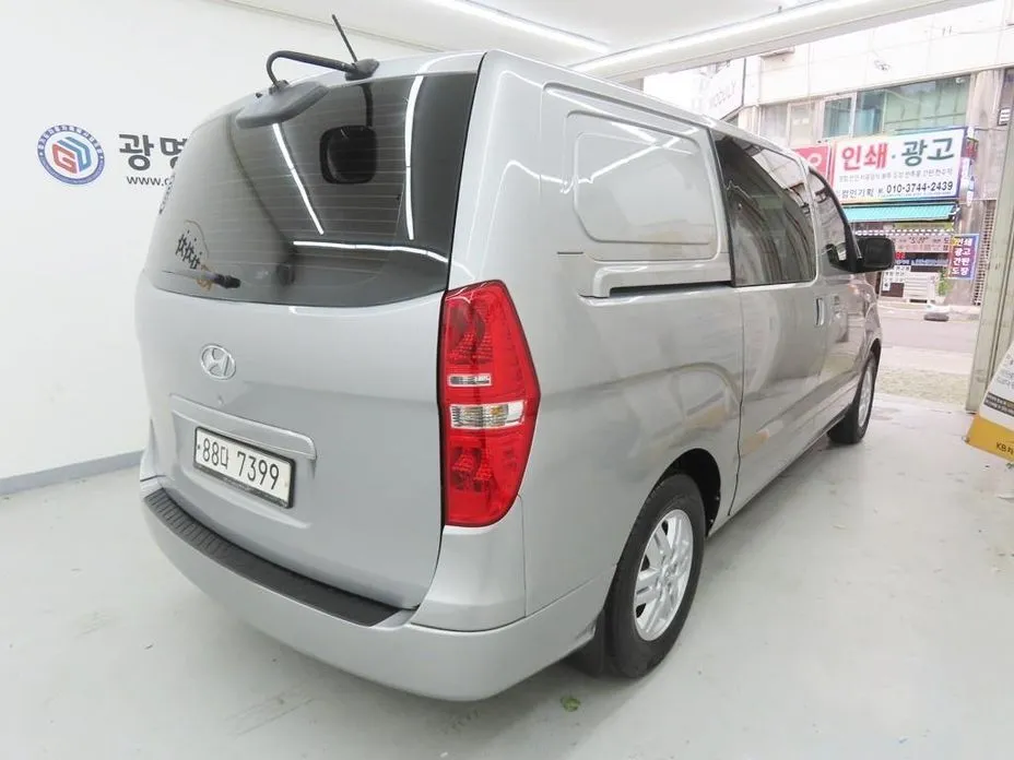 Hyundai Starex — фото 3