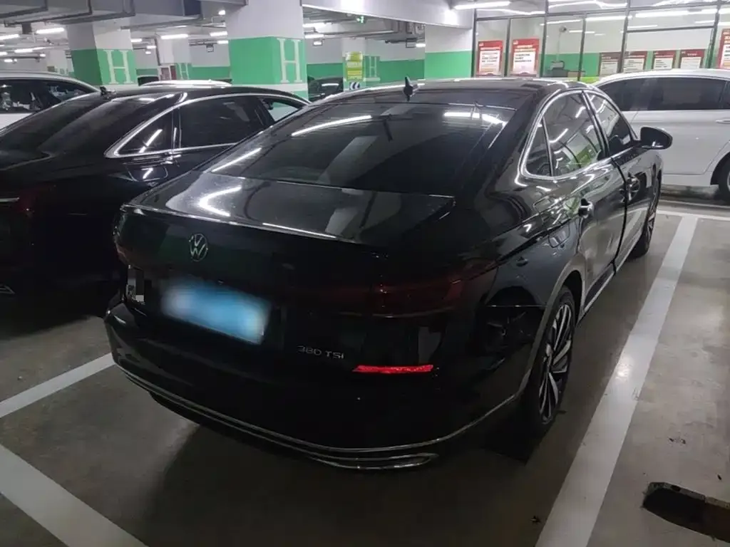 Volkswagen Passat — фото 6