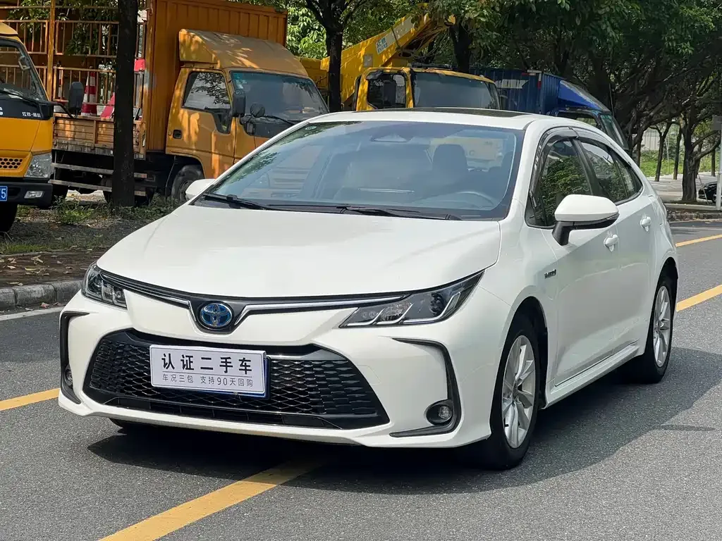 Toyota Corolla — фото 1