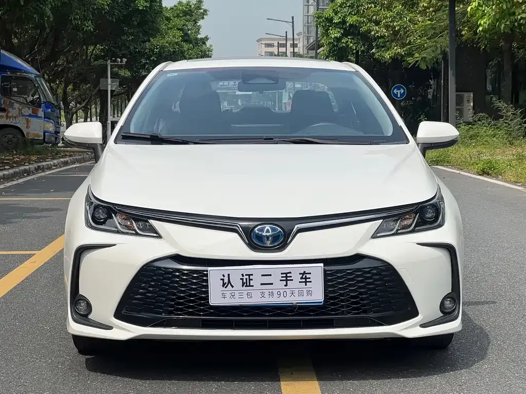 Toyota Corolla — фото 4