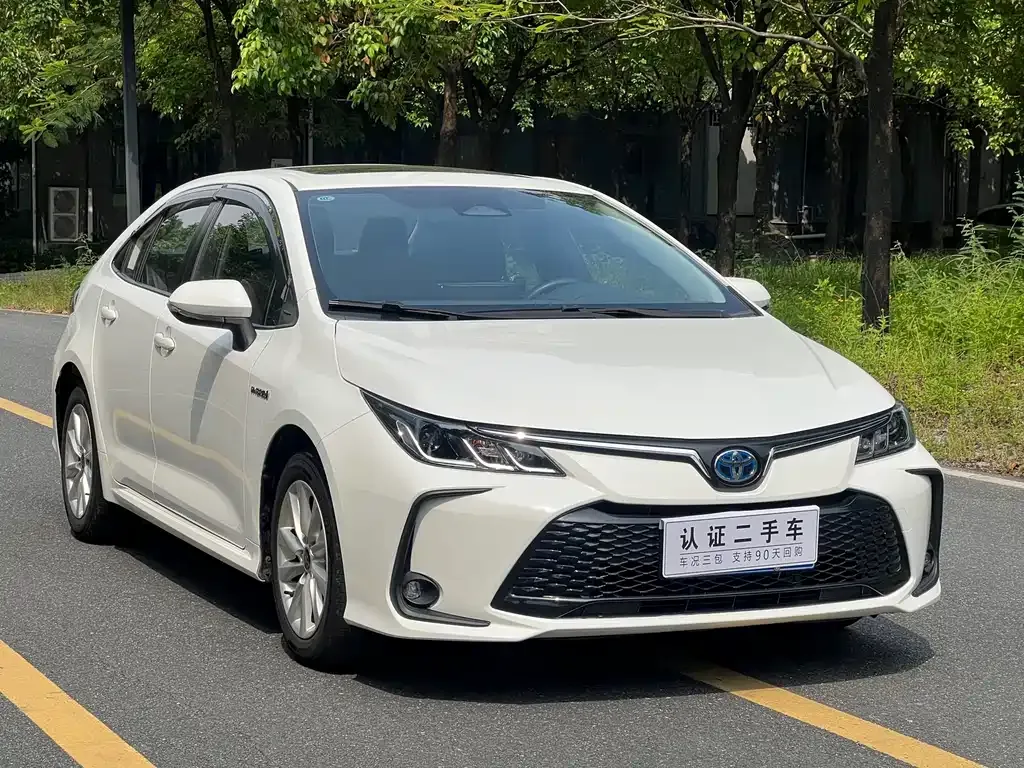 Toyota Corolla — фото 6
