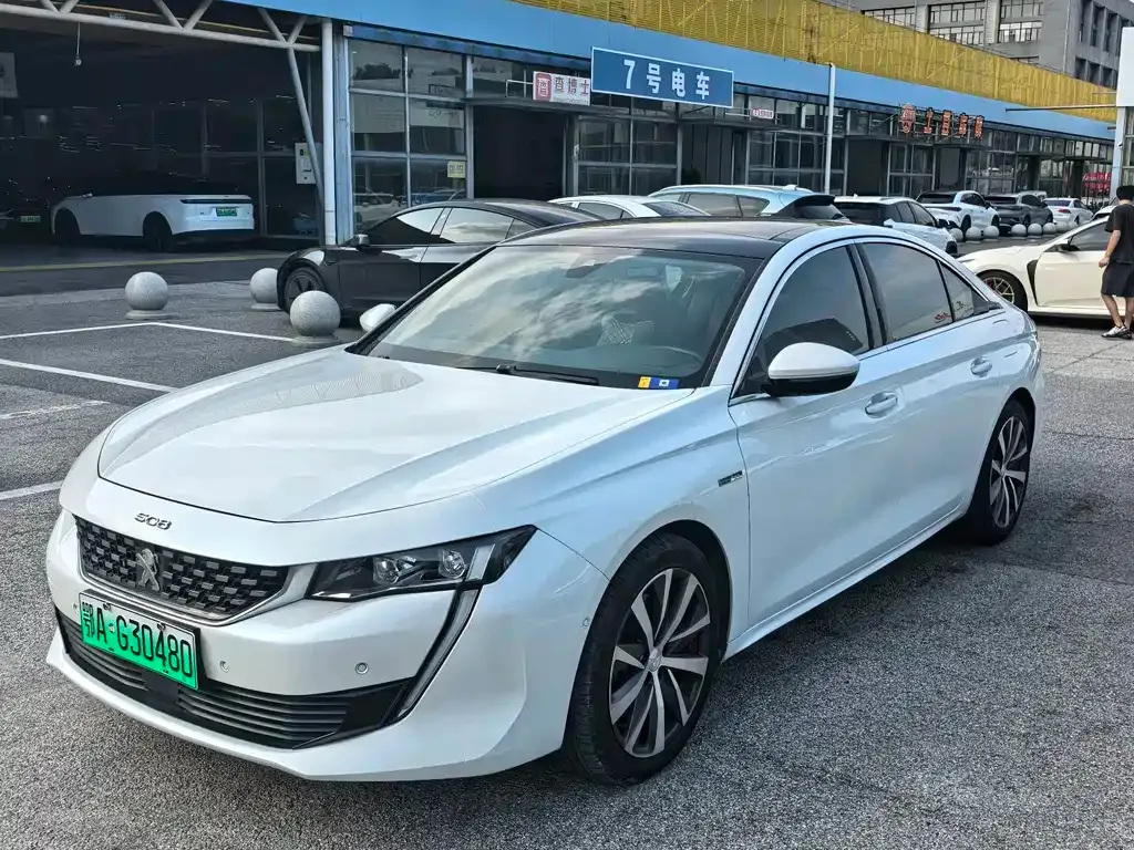 Peugeot 508L PHEV — фото 1