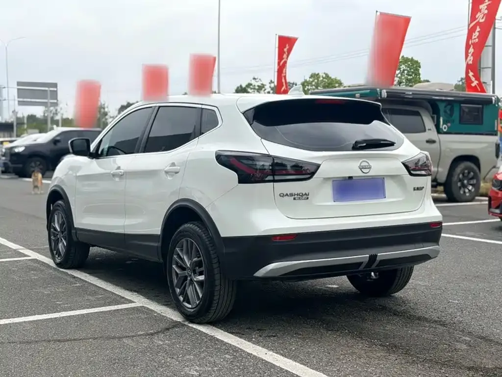 Nissan Qashqai — фото 8