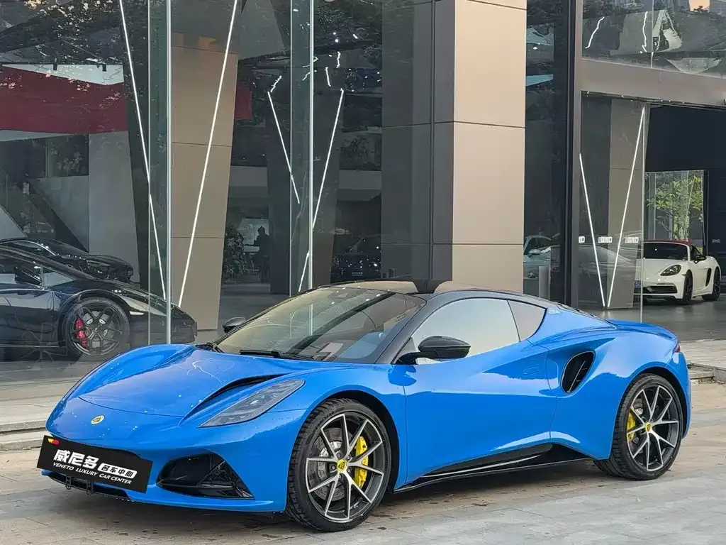 Lotus Emira — фото 1
