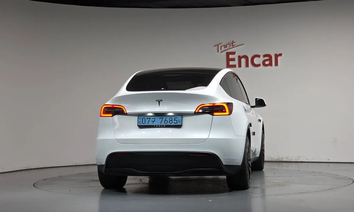 Tesla Model Y — фото 5