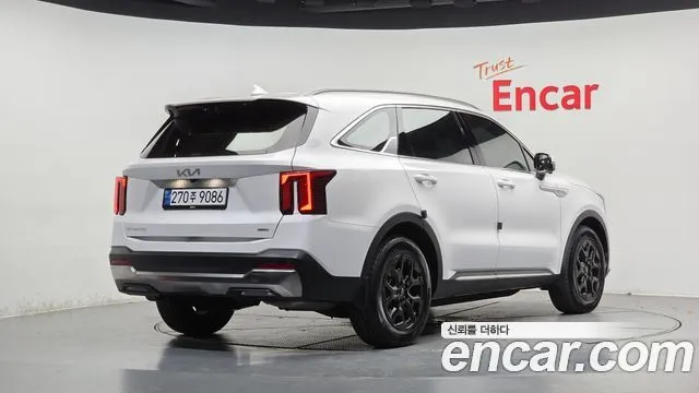Kia Sorento — фото 10