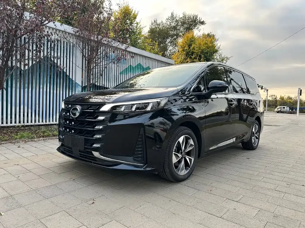 GAC Motor Trumpchi M6 — фото 1