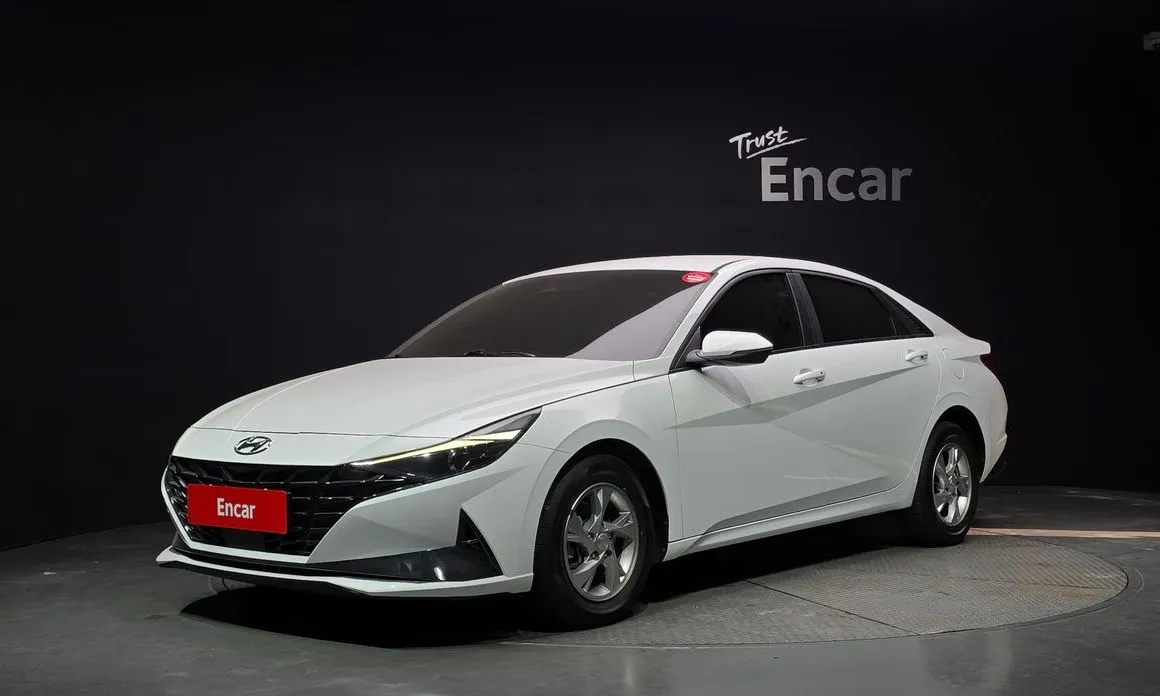 Hyundai AVANTE — фото 1