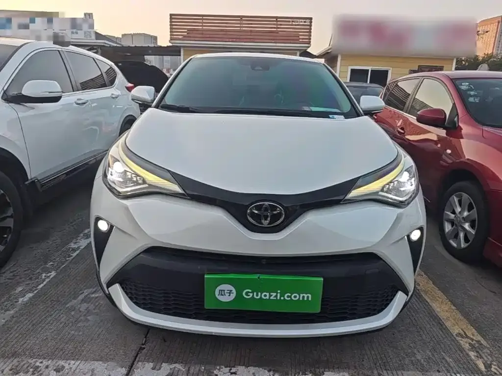 Toyota C-HR — фото 9