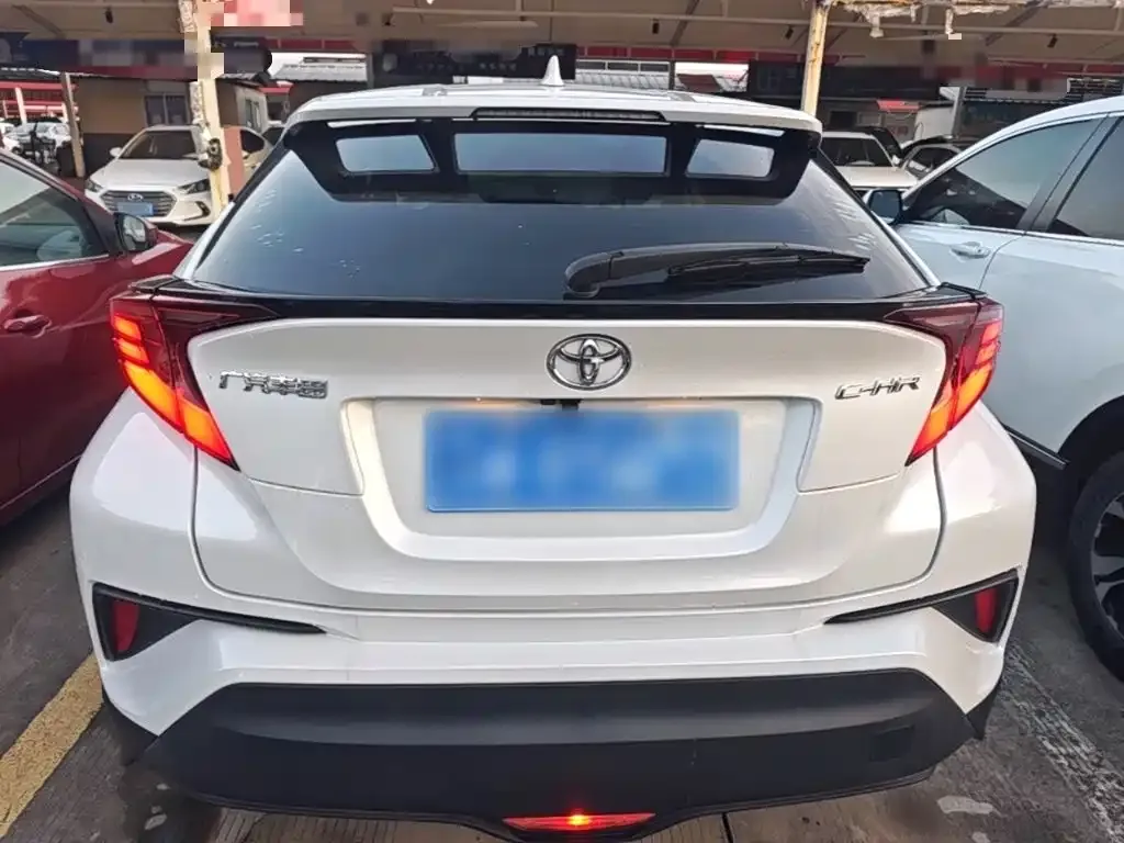 Toyota C-HR — фото 8