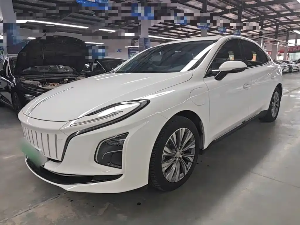 Hongqi E-QM5 — фото 1