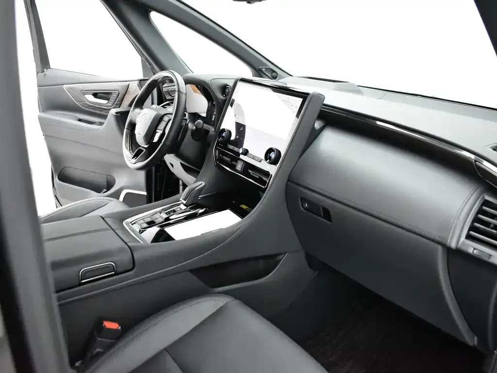 Toyota Alphard — фото 5