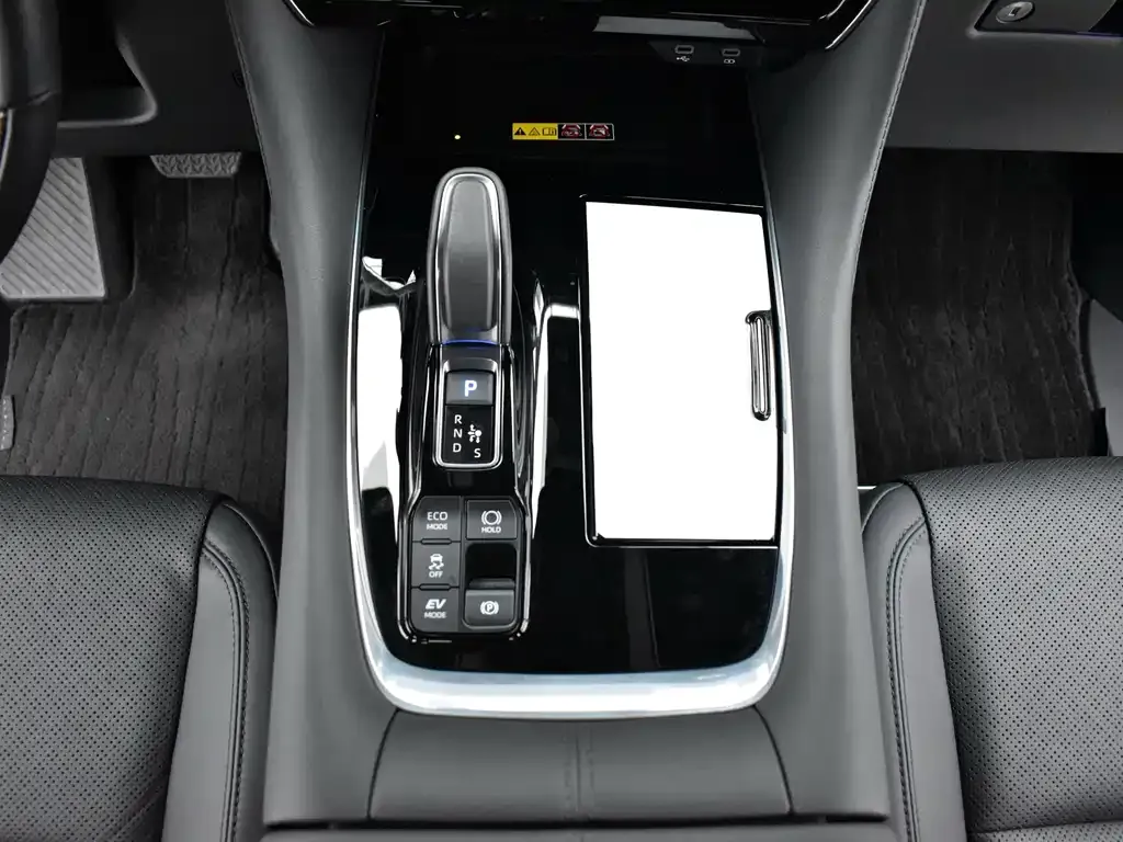 Toyota Alphard — фото 3